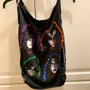 Black Kiss Tank With Faces